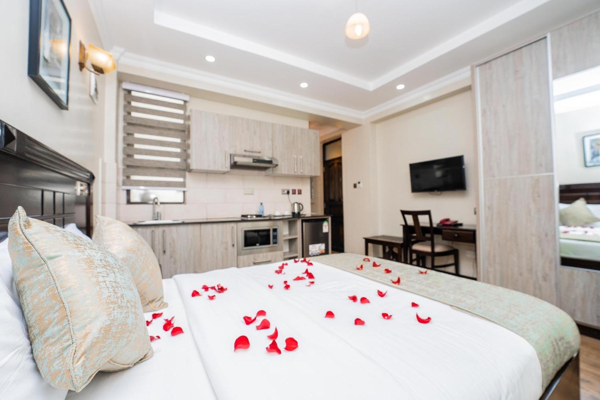 Hemak Suites Hotel 奈洛比 外观 照片