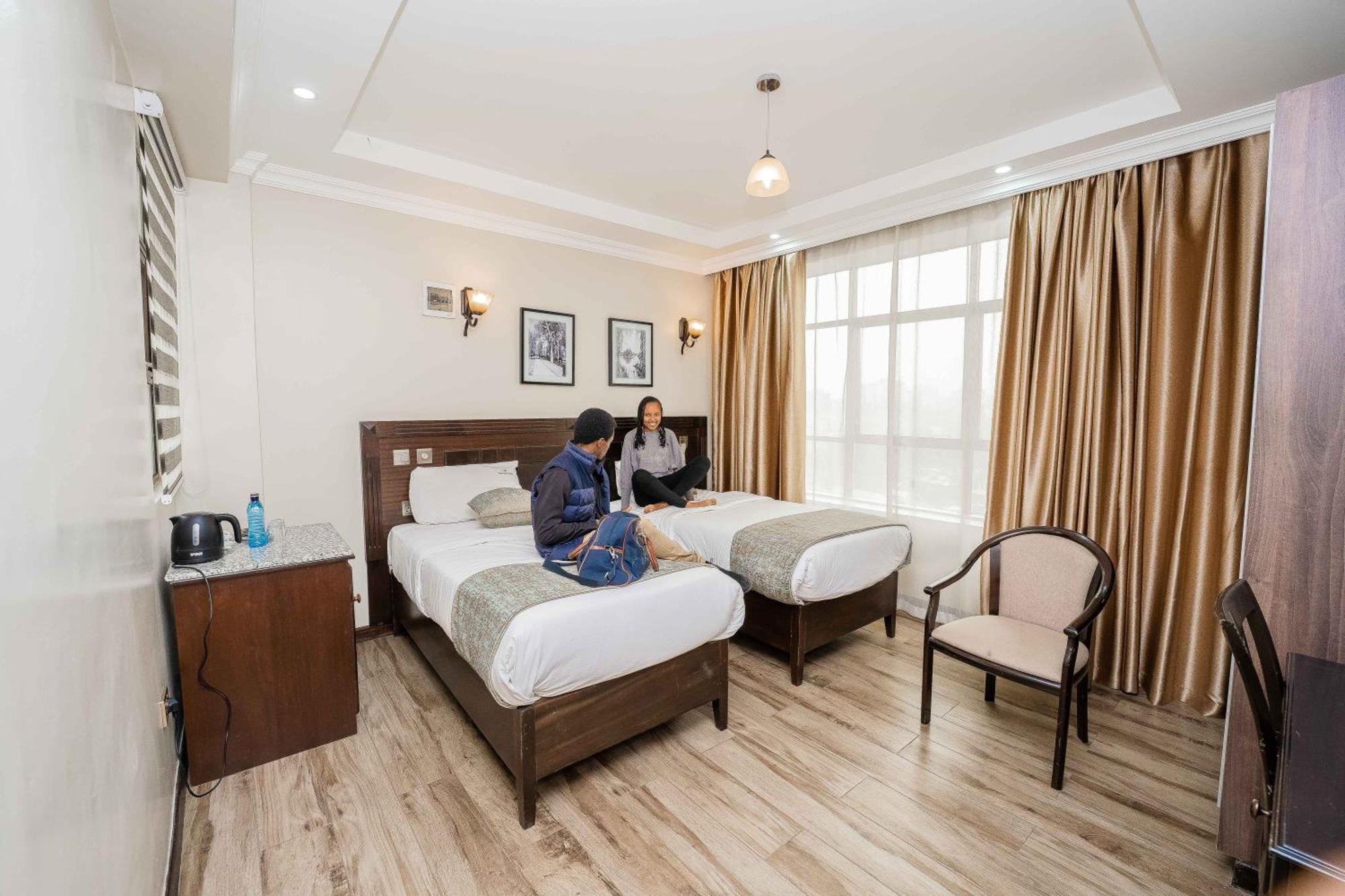 Hemak Suites Hotel 奈洛比 外观 照片