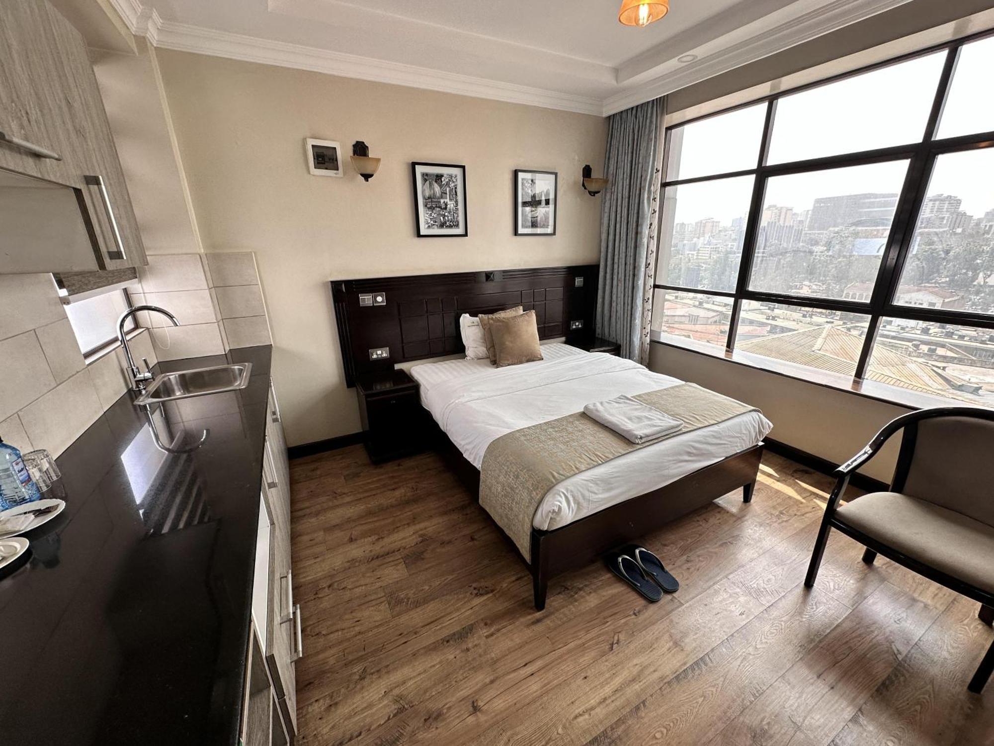 Hemak Suites Hotel 奈洛比 外观 照片