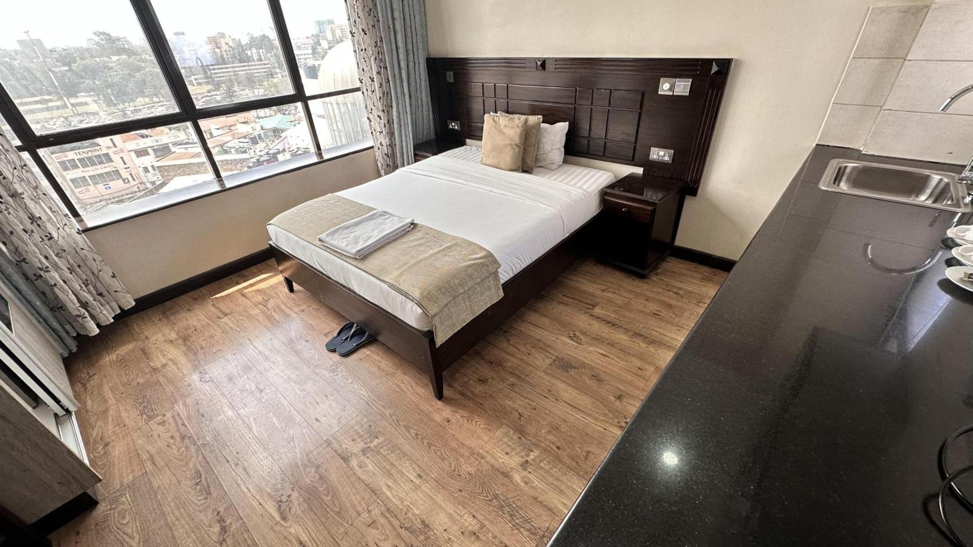 Hemak Suites Hotel 奈洛比 外观 照片