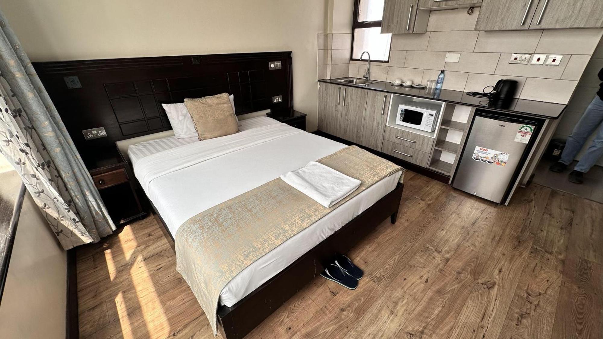 Hemak Suites Hotel 奈洛比 外观 照片