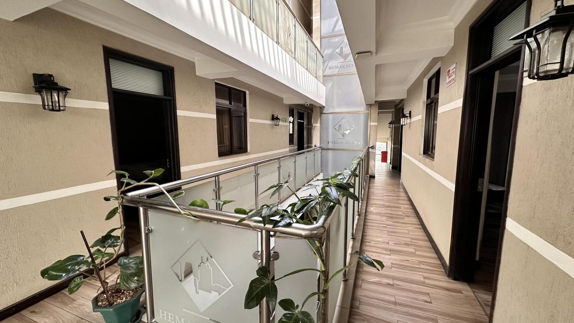Hemak Suites Hotel 奈洛比 外观 照片