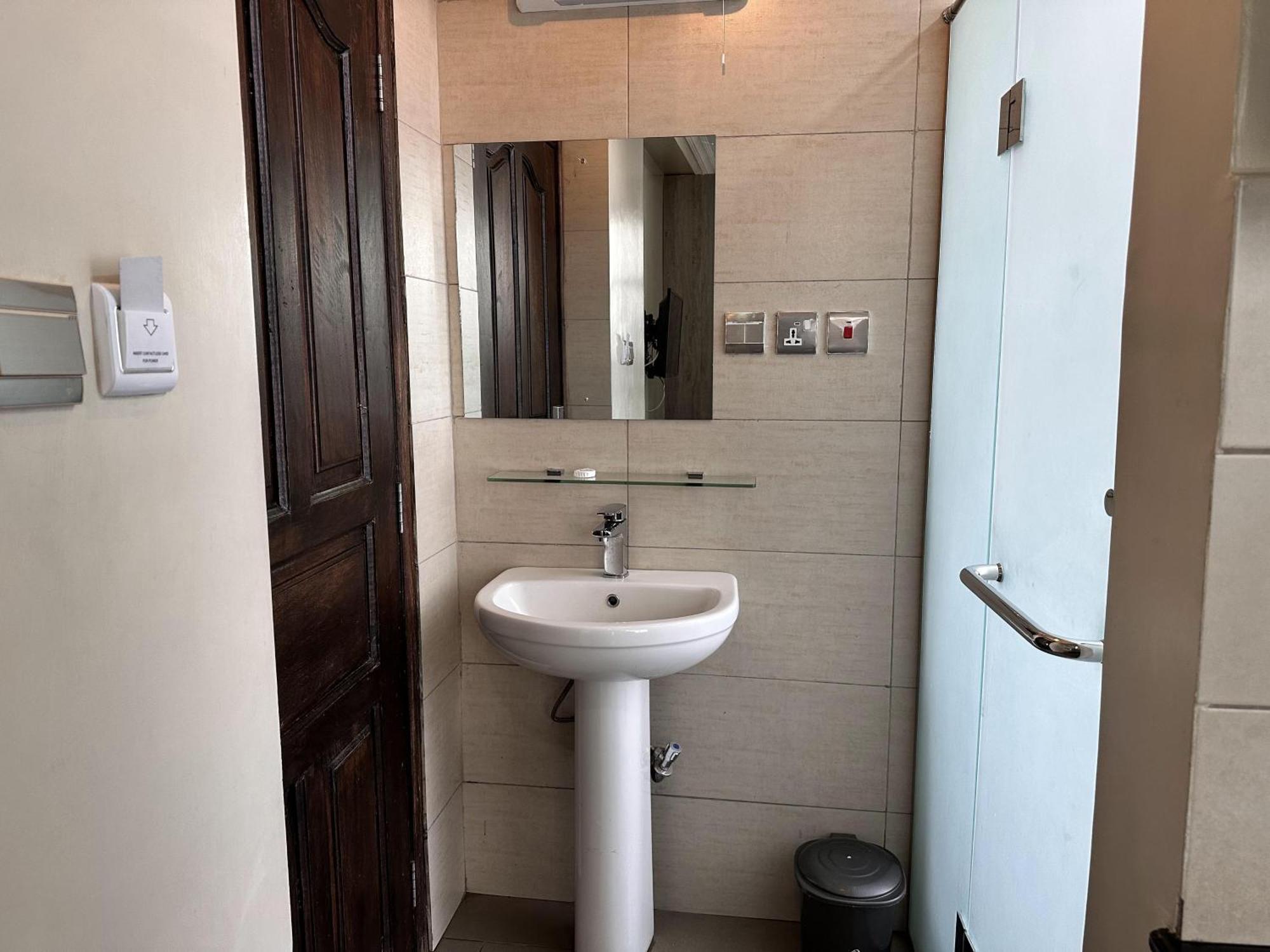 Hemak Suites Hotel 奈洛比 外观 照片