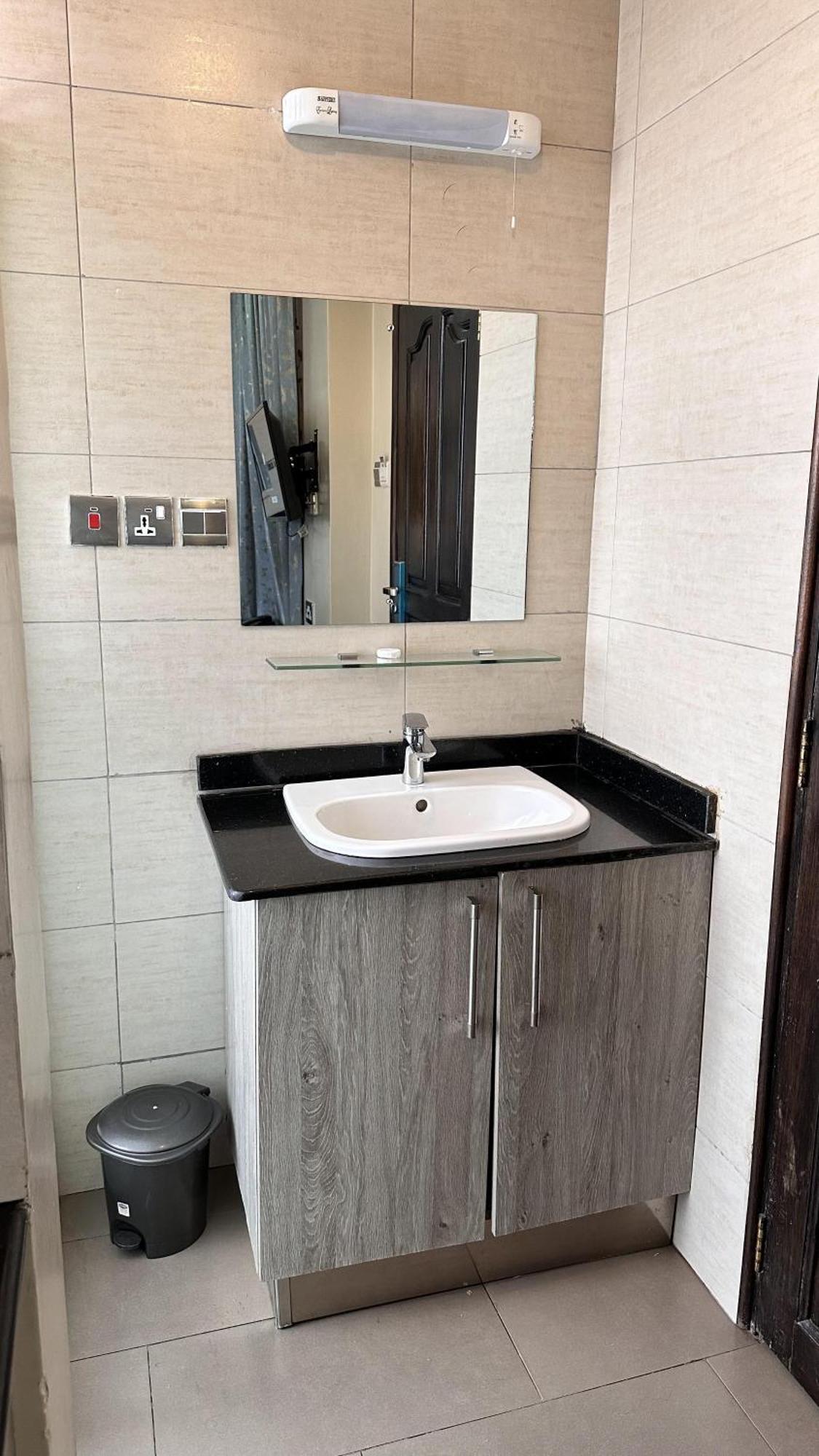 Hemak Suites Hotel 奈洛比 外观 照片